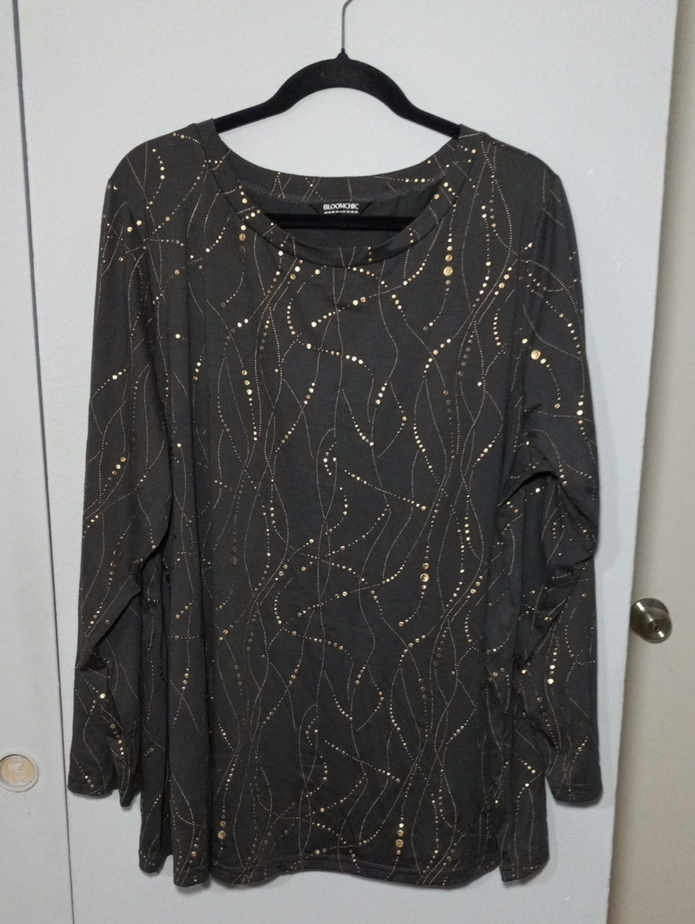 BloomChic Charcoal Long-Sleeve Top with Gold Dot Wave Design Size 18-20